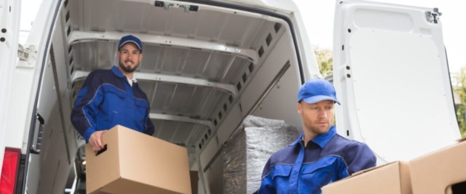 What day is cheapest to hire movers?