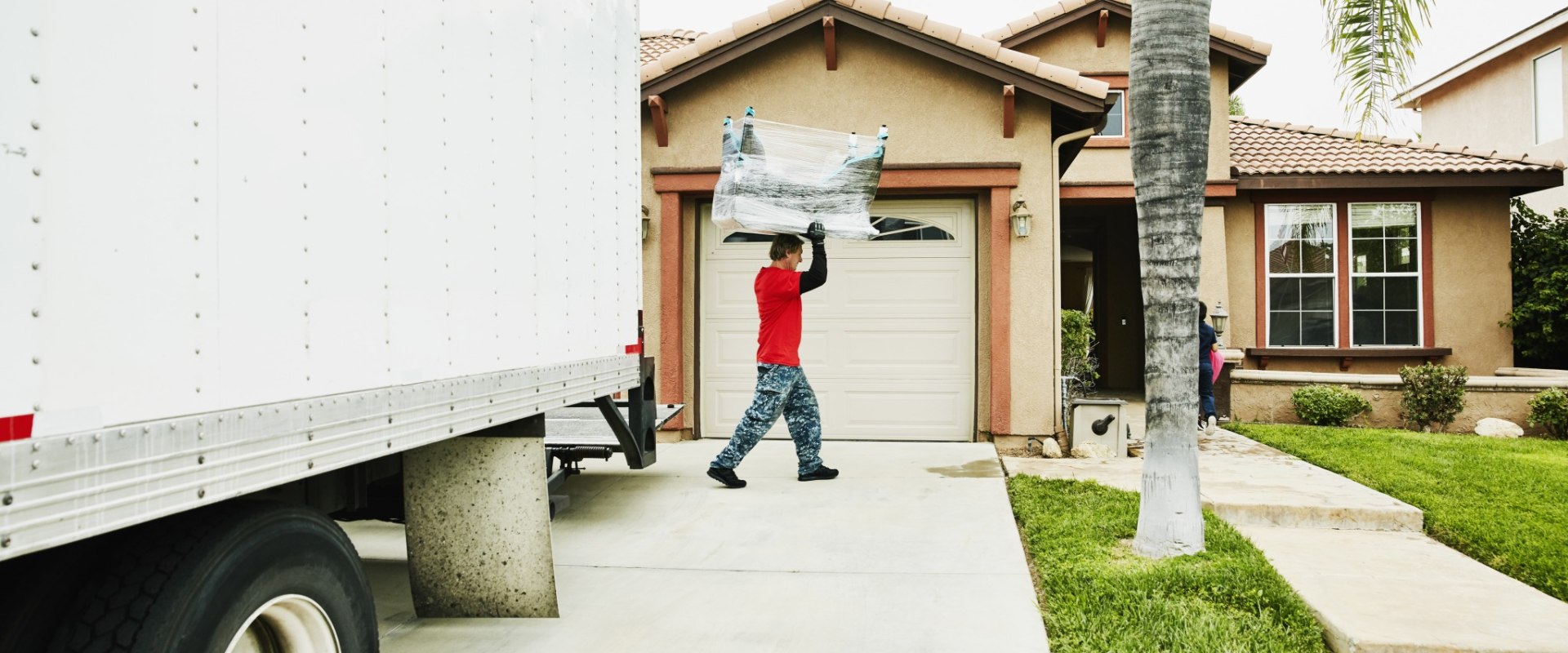 How much do local movers usually cost?