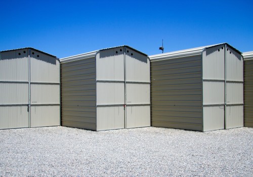 What is the average cost of storage units in bakersfield?